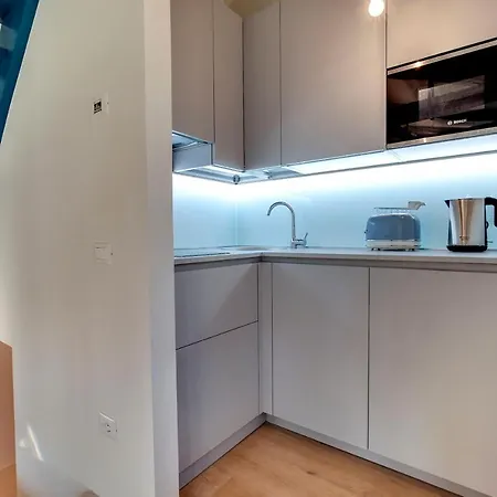 Skyline View M0270428215 Lejlighed