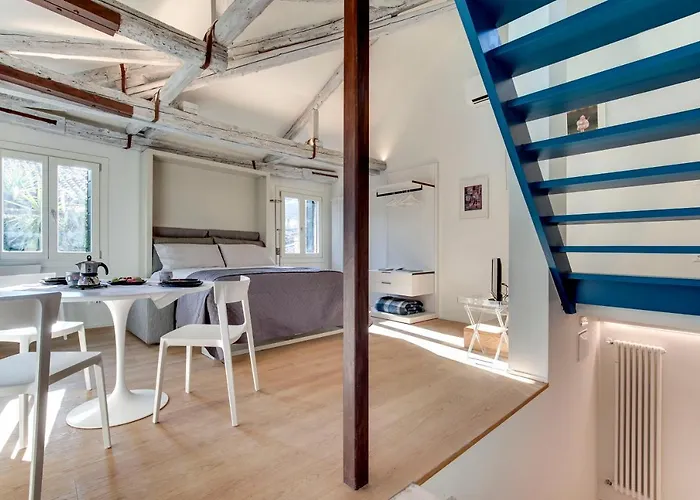 Skyline View M0270428215