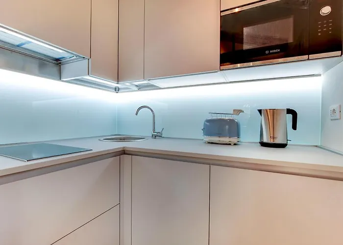 Skyline View M0270428215 *