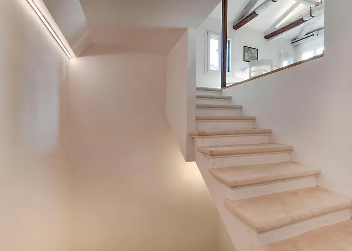 Skyline View M0270428215 *