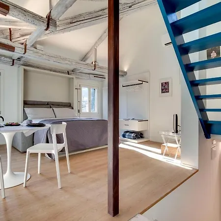 Skyline View M0270428215