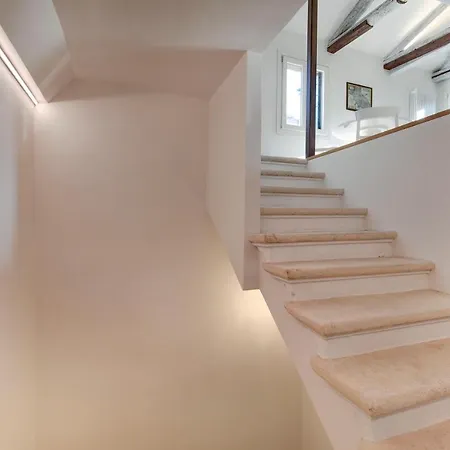 Skyline View M0270428215 *