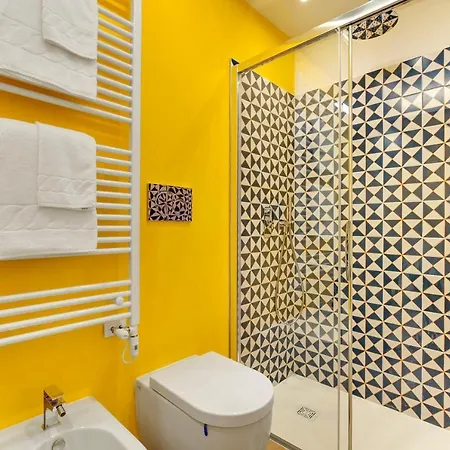 Apartment Skyline View M0270428215