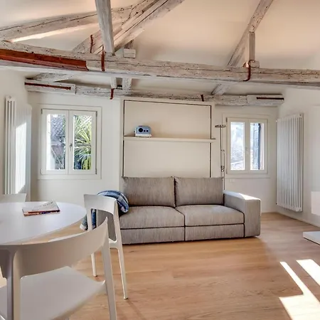 Skyline View M0270428215