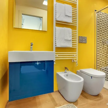 Skyline View M0270428215 *